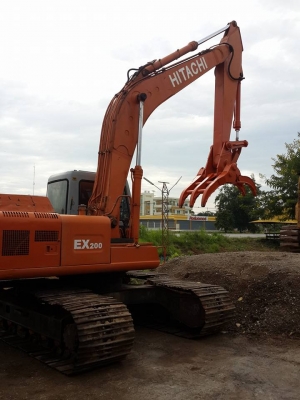 รถแบคโฮ HITACHI EX200-1 อย่างสวย.
