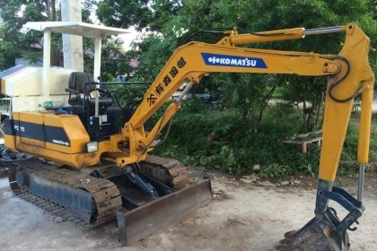 รถแบคโฮ KOMATSU PC15-2