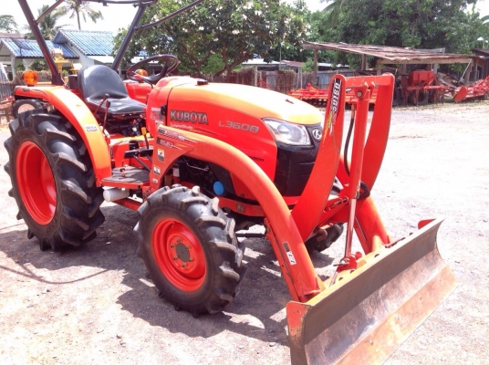 แทรกเตอร์คูโบต้า 3608 สภาพดีเดิมพร้อมใช้งาน มีผานดันหน้า และ โรตารี่