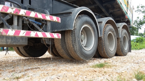 หางเซมิดั้ม สามมิตร 3 เพลาแท้ หางเซมิดั้ม สามมิตร 3 เพลาแท้