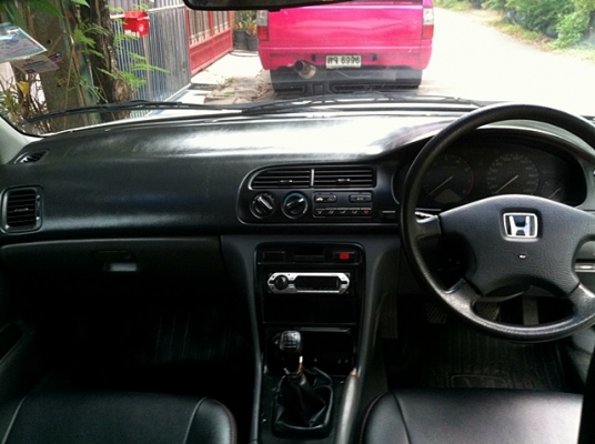 HONDA ACCORD ไฟท้ายก้อนเดียว สีขาวโรงงาน เกียร์ธรรมดา