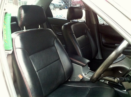 HONDA ACCORD ไฟท้ายก้อนเดียว สีขาวโรงงาน เกียร์ธรรมดา