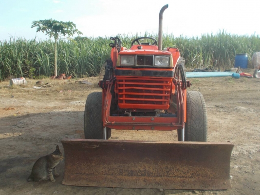 สีนวน ลำเพลิน จัดให้ kobota L126 26แรงพร้อมใบดันเครื่องดีเกียร์ดียางดีพร้อมใช้งาน