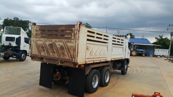 ขายด่วนสิบล้อดั้มสามมิตร 320แรง ปี51 รถสวยเดิม ยางดี เครื่องเกียร์ไม่เคยแกะ ภายในสวยสะอาด ขายด่วนสิบล้อดั้มสามมิตร 320แรง ปี51 รถสวยเดิม ยางดี เครื่องเกียร์ไม่เคยแกะ ภายในสวยสะอาด