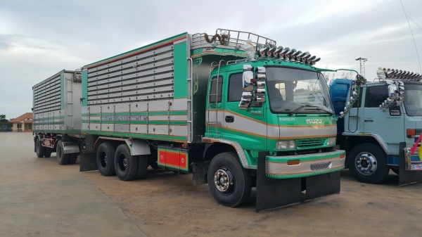 ขายด่วนสิบล้อดั้มสามมิตร 320แรง ปี51 รถสวยเดิม ยางดี เครื่องเกียร์ไม่เคยแกะ ภายในสวยสะอาด ขายด่วนสิบล้อดั้มสามมิตร 320แรง ปี51 รถสวยเดิม ยางดี เครื่องเกียร์ไม่เคยแกะ ภายในสวยสะอาด