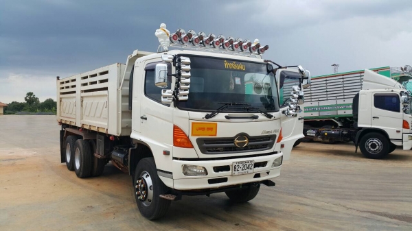 ขายด่วนสิบล้อดั้มสามมิตร 320แรง ปี51 รถสวยเดิม ยางดี เครื่องเกียร์ไม่เคยแกะ ภายในสวยสะอาด ขายด่วนสิบล้อดั้มสามมิตร 320แรง ปี51 รถสวยเดิม ยางดี เครื่องเกียร์ไม่เคยแกะ ภายในสวยสะอาด