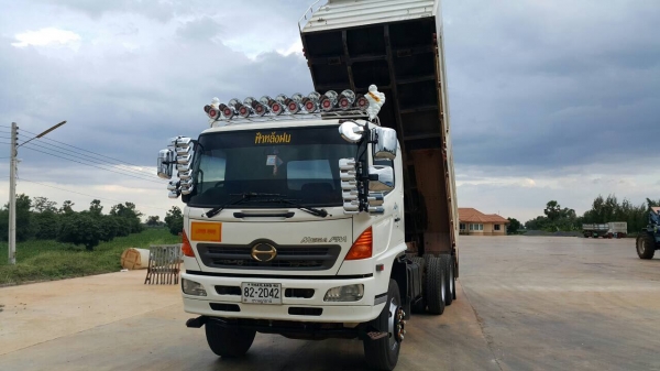 ขายด่วนสิบล้อดั้มสามมิตร 320แรง ปี51 รถสวยเดิม ยางดี เครื่องเกียร์ไม่เคยแกะ ภายในสวยสะอาด ขายด่วนสิบล้อดั้มสามมิตร 320แรง ปี51 รถสวยเดิม ยางดี เครื่องเกียร์ไม่เคยแกะ ภายในสวยสะอาด