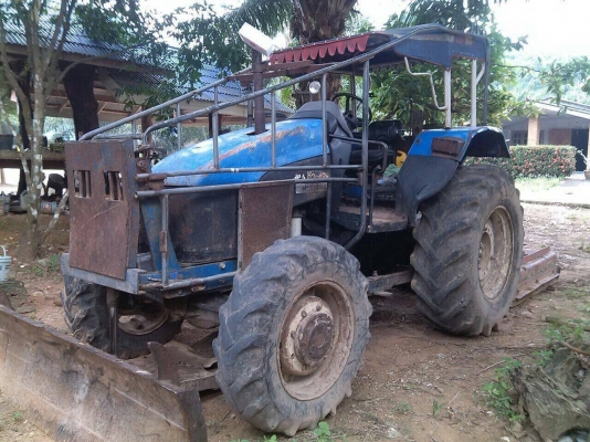 ขายรถไถ NEWHOLLAND TS90 กรองใหญ่ พร้อมใช้งาน สนใจโทร 081-970-1072