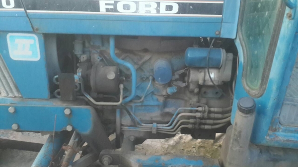ขายรถไถ FORD 6610  เสื้อลาย อุปกรณ์ 2 อย่าง เอกสารอินวอยร์