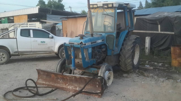 ขายรถไถ FORD 6610  เสื้อลาย อุปกรณ์ 2 อย่าง เอกสารอินวอยร์