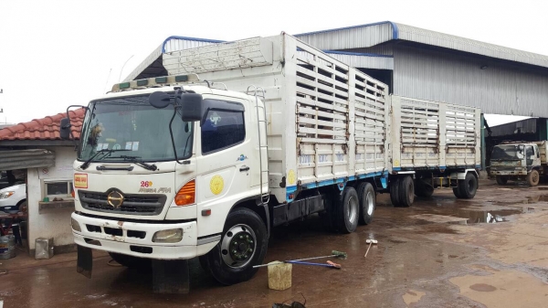 ขายรถพ่วง HINO MEGA 260 แม่-ลูกไม่ดั้ม สภาพสวยเดิมพร้อมใช้ เครื่องเดิม เกียร์เดิม คัสซีสวยตลอดเส้น แอร์เย็น ยางเรเดียลเต็มทุกเส้น ทะเบียนพร้อมโอนครับ