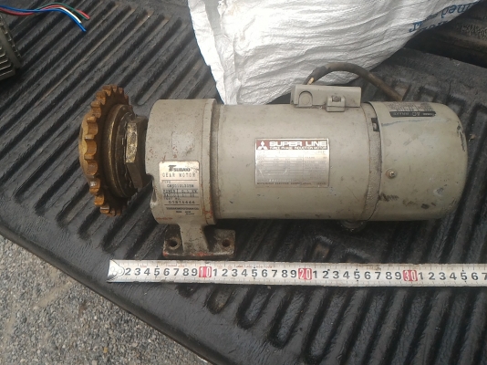 มอเตอร์เกียร์ทดพร้อมเบครไฟฟ้า MITSUBISHI ขนาด 0.1 KW.  อัตราทด 1/30  ทดแล้วหมุนที่ 46 รอบต่อนาที