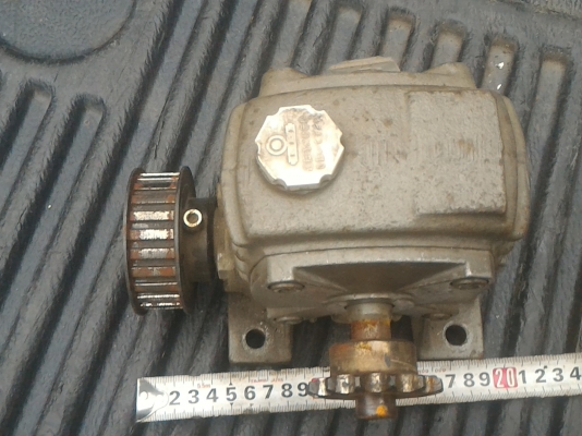 ชุดเกี่ยร์ทด 1 / 10  มีสเตอร์ขับติดมาให้ด้วย  ขนาดหรืออื่นๆตามภาพ