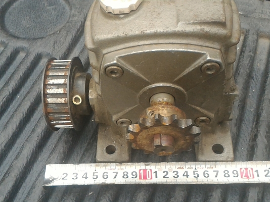 ชุดเกี่ยร์ทด 1 / 10  มีสเตอร์ขับติดมาให้ด้วย  ขนาดหรืออื่นๆตามภาพ