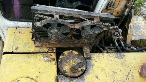 ขายแบคโฮ KOMATSU PC200-5 เอกสารเล่มทะเบียนพร้อม เครื่องดี ปั้มแรง ไฟฟ้าครบ ราคาต่อรองได้