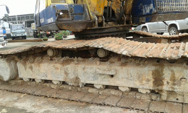 ขายแบคโฮ KOMATSU PC200-5 เอกสารเล่มทะเบียนพร้อม เครื่องดี ปั้มแรง ไฟฟ้าครบ ราคาต่อรองได้