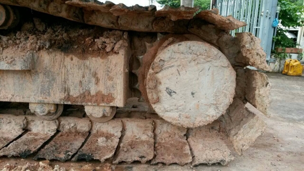 ขายแบคโฮ KOMATSU PC200-5 เอกสารเล่มทะเบียนพร้อม เครื่องดี ปั้มแรง ไฟฟ้าครบ ราคาต่อรองได้