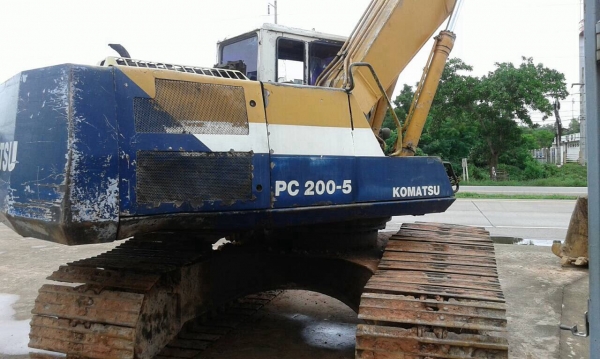 ขายแบคโฮ KOMATSU PC200-5 เอกสารเล่มทะเบียนพร้อม เครื่องดี ปั้มแรง ไฟฟ้าครบ ราคาต่อรองได้