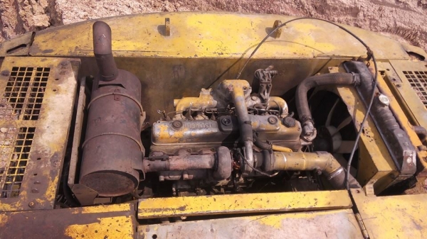 **570,000 บ.ต่อรอง/// แบคโฮ KOBE 200 มาร์ค 3 **ขาย KOBELCO SK200 MARK-3 แบคโฮยอดนิยม KOBELCO MARK-3 SK200 เก๋งน้ำเงิน เครื่องเดิม ปั้มเดิม ไฟฟ้าตัด เครื่อง/ปั้ม ฟิตใหม่ เช็คใหม่ แน่น แรง ทำงานเร็ว ไม่โหลด บูมอาร์มดี มีปะบ้างบางจุด บุ้งกี๋ดี เอวดี แน่น ช่ว