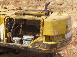 **570,000 บ.ต่อรอง/// แบคโฮ KOBE 200 มาร์ค 3 **ขาย KOBELCO SK200 MARK-3 แบคโฮยอดนิยม KOBELCO MARK-3 SK200 เก๋งน้ำเงิน เครื่องเดิม ปั้มเดิม ไฟฟ้าตัด เครื่อง/ปั้ม ฟิตใหม่ เช็คใหม่ แน่น แรง ทำงานเร็ว ไม่โหลด บูมอาร์มดี มีปะบ้างบางจุด บุ้งกี๋ดี เอวดี แน่น ช่ว