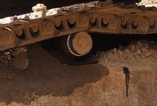 **570,000 บ.ต่อรอง/// แบคโฮ KOBE 200 มาร์ค 3 **ขาย KOBELCO SK200 MARK-3 แบคโฮยอดนิยม KOBELCO MARK-3 SK200 เก๋งน้ำเงิน เครื่องเดิม ปั้มเดิม ไฟฟ้าตัด เครื่อง/ปั้ม ฟิตใหม่ เช็คใหม่ แน่น แรง ทำงานเร็ว ไม่โหลด บูมอาร์มดี มีปะบ้างบางจุด บุ้งกี๋ดี เอวดี แน่น ช่ว