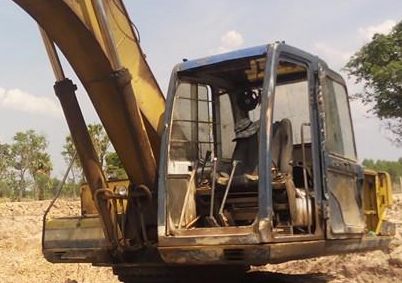 **570,000 บ.ต่อรอง/// แบคโฮ KOBE 200 มาร์ค 3 **ขาย KOBELCO SK200 MARK-3 แบคโฮยอดนิยม KOBELCO MARK-3 SK200 เก๋งน้ำเงิน เครื่องเดิม ปั้มเดิม ไฟฟ้าตัด เครื่อง/ปั้ม ฟิตใหม่ เช็คใหม่ แน่น แรง ทำงานเร็ว ไม่โหลด บูมอาร์มดี มีปะบ้างบางจุด บุ้งกี๋ดี เอวดี แน่น ช่ว