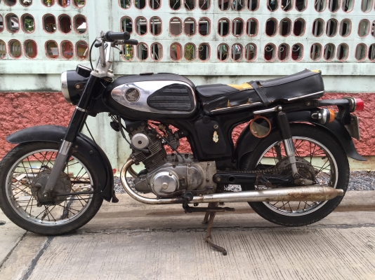 honda. CD125. กระเป๋าเล็ก.2 สูบ