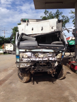 รถบรรทุก ุ6 ล้อใหญ๋ HINO  FC4JEKA