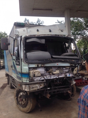 รถบรรทุก ุ6 ล้อใหญ๋