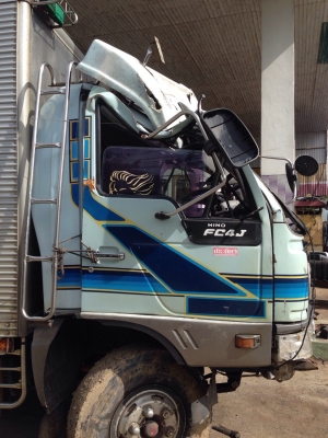 รถบรรทุก ุ6 ล้อใหญ๋