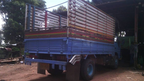 ขาย6ล้ออีซูซุ NQR150 ปี48 ยาว4.30เมตร แชชซีสวย คอกมิเนียม Fหลัง สภาพพร้อมใช้งาน เครื่องดี