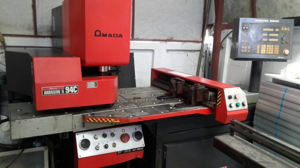 ขายเครื่องPunching Amadaเครื่องเจาะมีตัวจับแผ่นเดินเจาะ แต่เดินเจาะออโตได้ ถึง 3 มม.ขนาดแผ่น 900x300 มีแม่พิมพ์ punching  3-4ชุด.ครับ