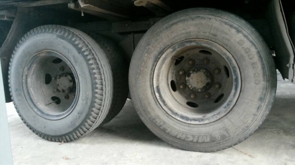 สิบล้อหัวยาว