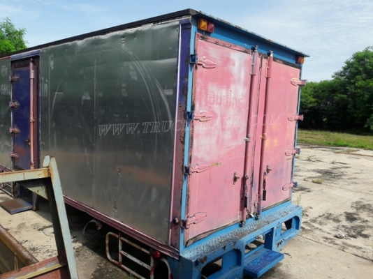 ตู้บรรทุก ตู้แห้ง 3 ประตู ยกลงจากรถ ISUZU NPR 120 แรง ภายในยาว 4.85 เมตร กว้าง 2.06 เมตร สูง 1.82 เมตร