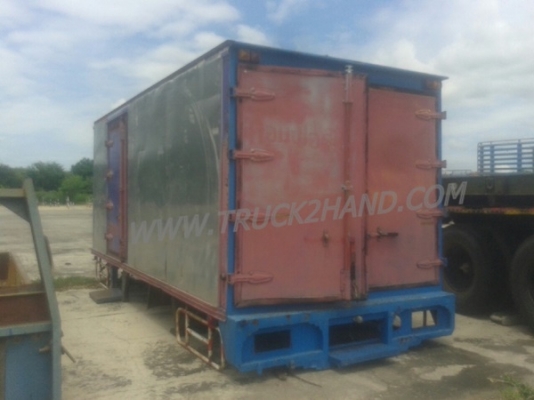 ตู้บรรทุก ตู้แห้ง 3 ประตู ยกลงจากรถ ISUZU NPR 120 แรง ภายในยาว 4.85 เมตร กว้าง 2.06 เมตร สูง 1.82 เมตร