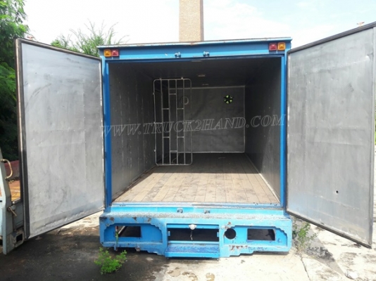 ตู้บรรทุก ตู้แห้ง 3 ประตู ยกลงจากรถ ISUZU NPR 120 แรง ภายในยาว 4.85 เมตร กว้าง 2.06 เมตร สูง 1.82 เมตร