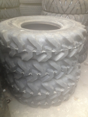 ยางรถตัก (ยางหล่อ) 1200-20 สภาพสวยครับ