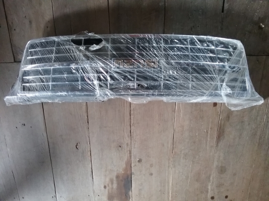 กระจังหน้า ดีแม็ก