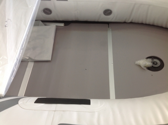 ขายเรือยางเป่าลมไฟเบอร์กลาสและพีวีซี