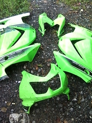 แฟริ่งเปลือกข้างKAWASAKI  NINJA 250 2012  ราคา 1500 บาท รวมส่ง