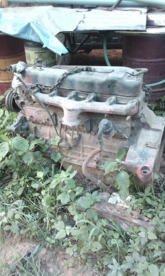 ขายเครื่อง6BG1  185แรง. ไม่มีปั๊มเขื้อเพลิง เฟืองโฟลวิน. 19000