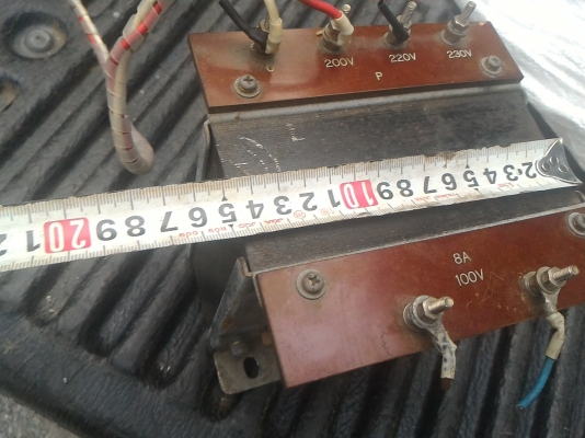 หม้อแปลงจาก 220 V. เป็น 100 V. ขนาดกำลัง 8 A. ของญี่ปุ่น ถอดจากเครื่องจักร