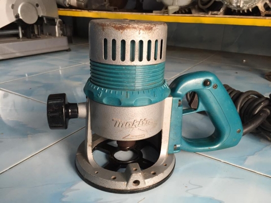 ขายเลาเตอร์ MAKITA 3601B มือสอง สภาพดีครับ