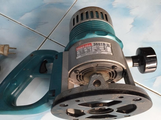 ขายเลาเตอร์ MAKITA 3601B มือสอง สภาพดีครับ ขายเลาเตอร์ MAKITA 3601B มือสอง สภาพดีครับ