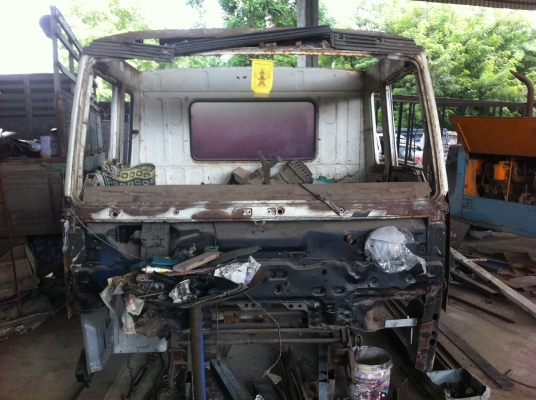 หัว Fuso ทิฟฟี่ ตามสภาพ แต่เคาะ ปะผุไว้แล้ว เหลือแค่ทำสีใหม่