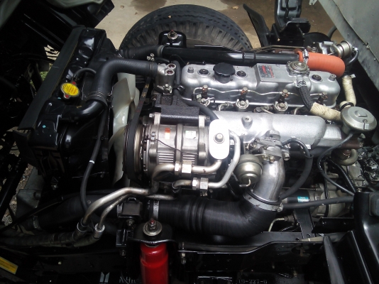 4 ล้อบรรทุก * ไม่ติดเวลา * ISUZU  *Euro.2*  NKR  100 แรงม้า *ยาว 3.20 ม.* รถสวยเดิม+สวยจริง * รถห้างแท้ * มีเล่มพร้อม*  (ปี51)