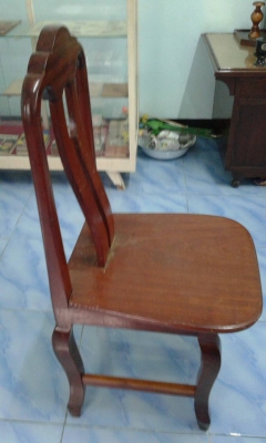 เก้าอี้ไม้มะค่า