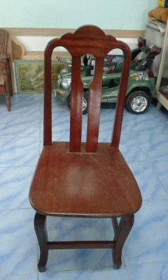 เก้าอี้ไม้มะค่า