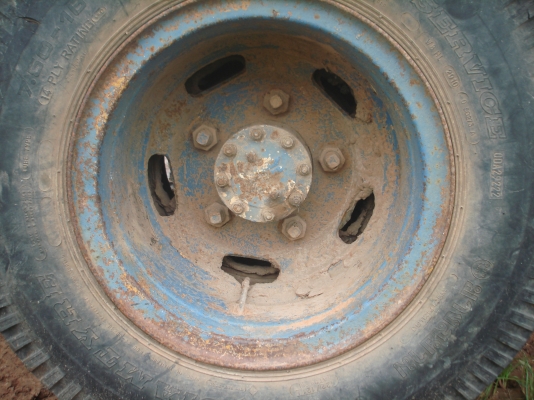 ขายรถหกล้อร้อยแรง