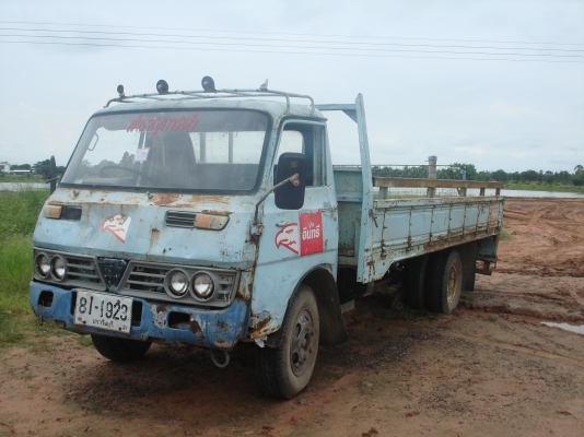 ขายรถหกล้อร้อยแรง